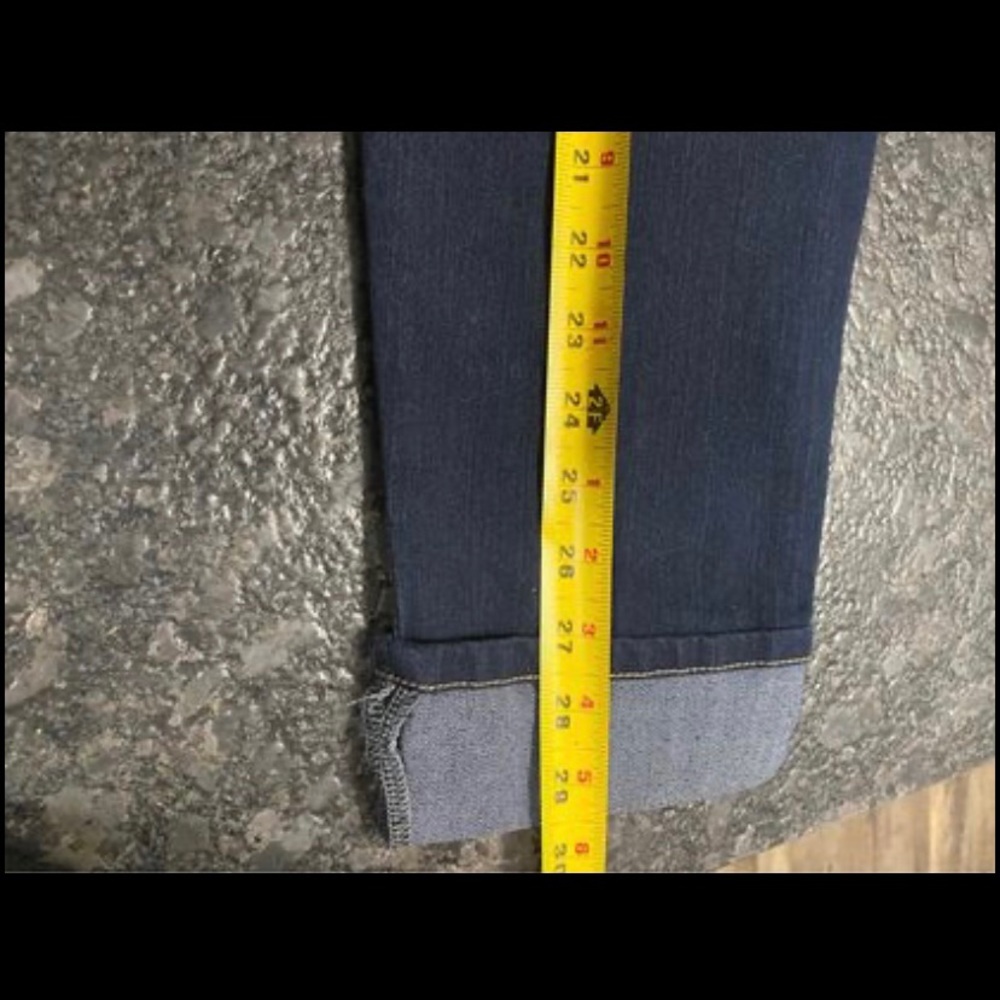 Style & Co‎ NWT Curvy Cuffed Capri ~4 Petite~ Dark Blue Wash Denim~ - Picture 16 of 16